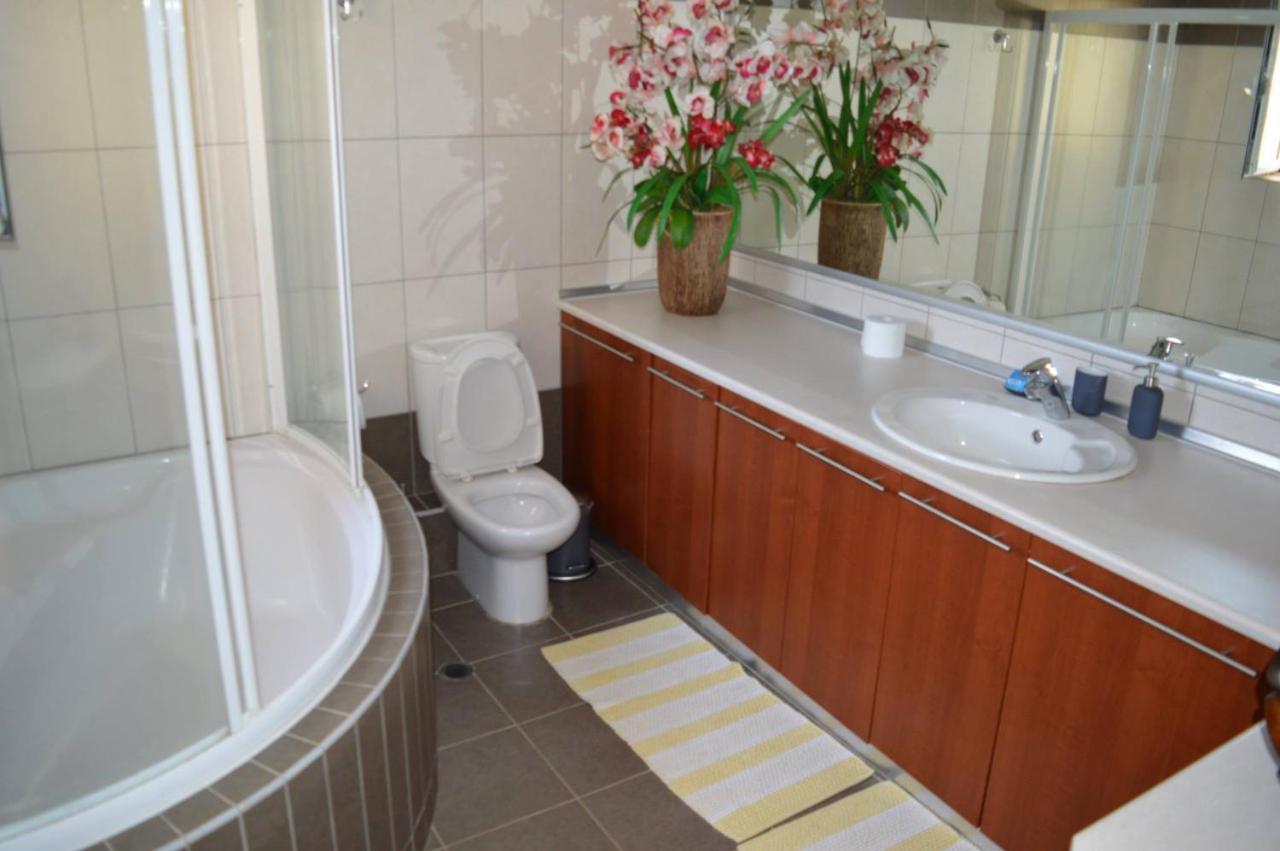 Villa Avatos - Near To The Port Of Rafina And The Airport Of Athens Agios Spyridon  Bagian luar foto