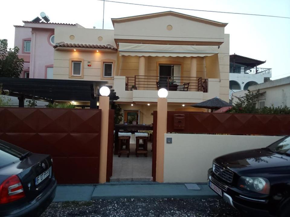 Villa Avatos - Near To The Port Of Rafina And The Airport Of Athens Agios Spyridon  Bagian luar foto